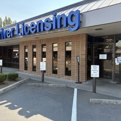 Department of Licensing - Lynnwood - Front of the building on Tuesday 25 August 2026.