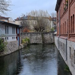 Stadtmauer & Geraeinlauf Rosswehr - Die Stadtinnenseite vom Rosswehr ist der Fischersand