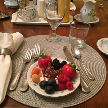 Inn At Glencairn - Fresh fruit & granola yogurt - Bed & Breakfast Near Me - Princeton, New Jersey
