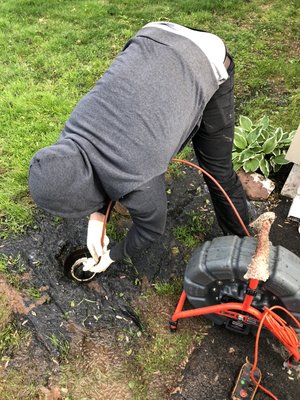 Everest Plumbing Logo