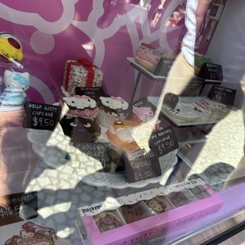 Hello Kitty Cafe - Cupcakes and macaroons - Desserts Near Me - Las Vegas, Nevada Hello Kitty Cafe - Cupcakes and macaroons - Desserts Near Me - Las Vegas, Nevada