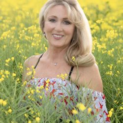 Medi-Lift Face & Body Solutions - Holly Clandfield, RN - Owner
