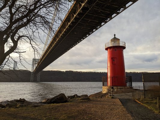 The Little Red Lighthouse by null