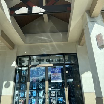 ABC Stores - Convenience Stores Near Me - Lahaina, Hawaii