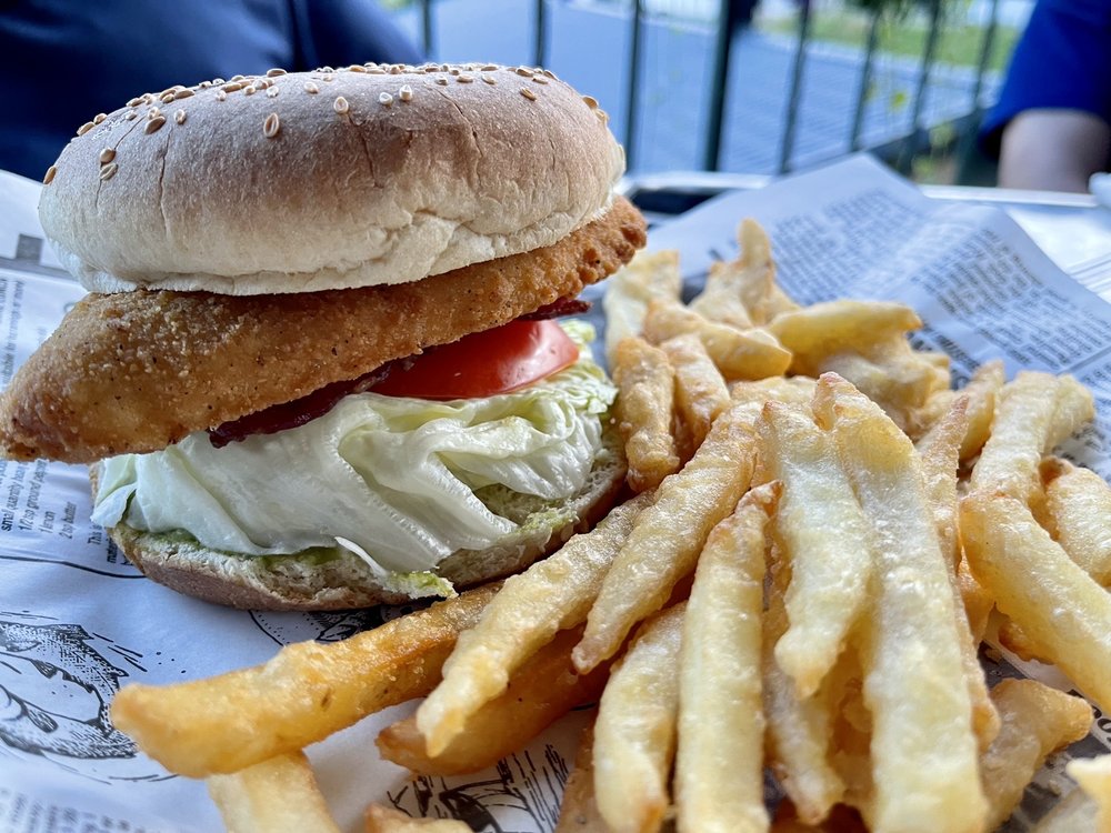 THE GANANOQUE INN Updated August 2024 43 Photos 550 Stone Street