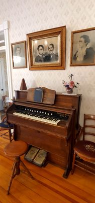 Seelye Mansion by null