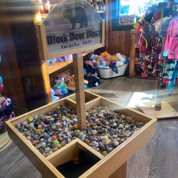Black Bear Diner Washington - Cute store area for shoppers while you wait for seating - Diners Near Me - Washington, Utah Black Bear Diner Washington - Cute store area for shoppers while you wait for seating - Diners Near Me - Washington, Utah