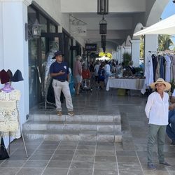 The Shoppes at Palmilla - Textile crafts at the Friday market
