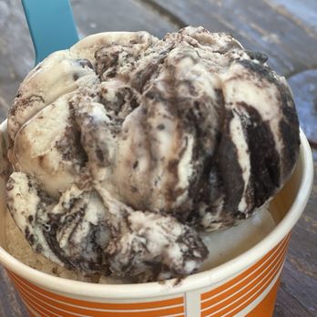 Elk Life - Seasonal flavored hand-scooped ice cream - Women's Clothing Near Me - Benezette, Pennsylvania