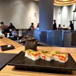 Salmon Oshi