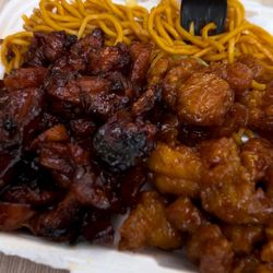 Thai Max - Mango chicken and General Tso with noodle