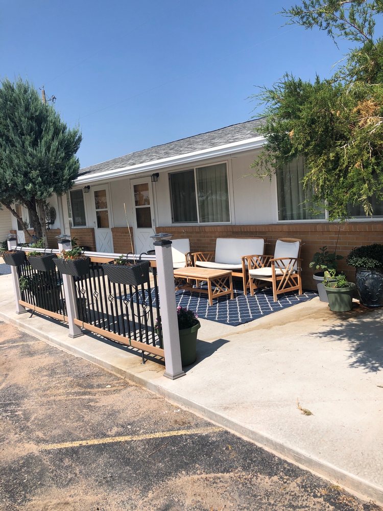 SAGE MOTEL Updated September 2024 42 Photos & 12 Reviews 1227 S