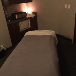 Hand & Stone Massage and Facial Spa