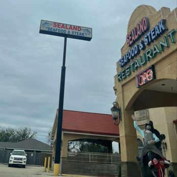 Sealand Seafood & Steak Restaurant - Seafood Near Me - Brenham, Texas