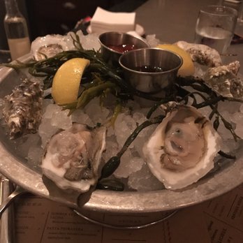 Le Diplomate - Assorted oysters 1/2 Dozen - Brasseries Near Me - Washington, DC, District of Columbia