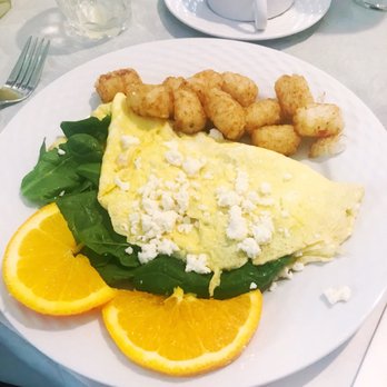 Brant Hill Inn - Mediterranean  omelet with "homefries" - Hotels Near Me - Port Dover, Ontario