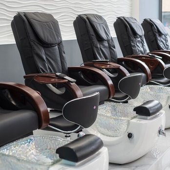 BAR Nail & Spa - Nail Salons Near Me - Toronto, Ontario