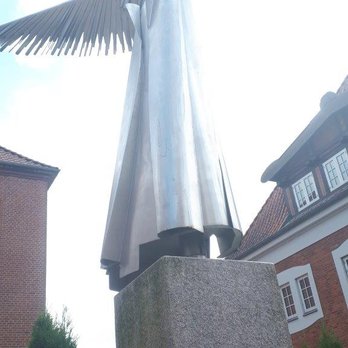 Den Envingede - Den Envingede Skulptur - Landmarks & Historical Buildings Near Me - Vejle
