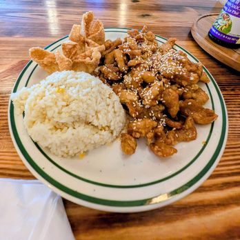 Kim Tran - Sesame chicken with fried rice and crab ragoons - Vietnamese Near Me - San Antonio, Texas Kim Tran - Sesame chicken with fried rice and crab ragoons - Vietnamese Near Me - San Antonio, Texas