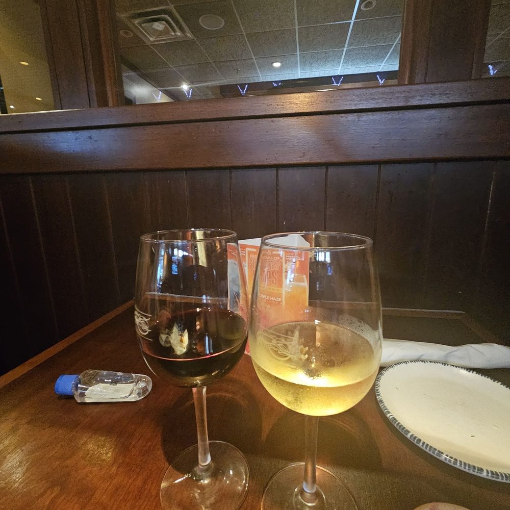 Red Lobster - red and white - Seafood Near Me - Miami, Florida Red Lobster - red and white - Seafood Near Me - Miami, Florida