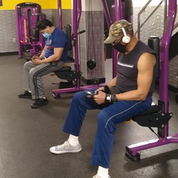 GET OFF YOUR PHONES! GET OFF YOUR PHONES!