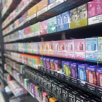 DIAMOND TOBACCO& VAPE - Updated June 2026 - 16 Photos - 19370 Diamond Lake  Dr, Leesburg, Virginia - Tobacco Shops