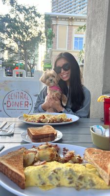 Central Diner (formerly Central Coffee Shoppe) by null