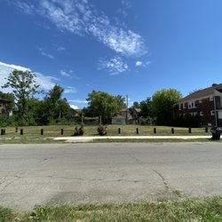 Navajo Grove - 14K sq feet of green space to host your next outdoor event.  Kids Bday, Family reunion, Community Meetings, Expos, Church revivals. Etc