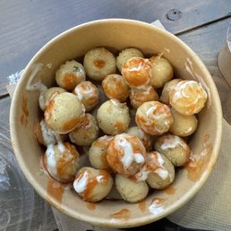 Mozz and cream cheese mini bao - buff and ranch drizzle (like fried cheese bites) Mozz and cream cheese mini bao - buff and ranch drizzle (like fried cheese bites)