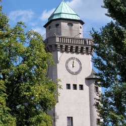 Kasinoturm Berlin-Frohnau - Der Turm mit der Aussichtsplattform oben.