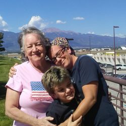 Salida Hostel - Had a great time together for Labor Day weekend, even after getting ripped off by Mystery, NEVER visited Salida Hostel. CROOKS!