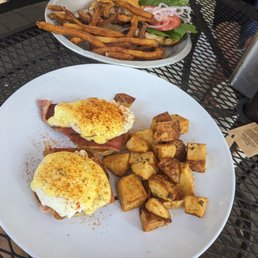 Eggs Benedict