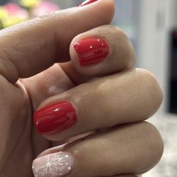Diva Nails & Spa - Holiday nails by Vicky. Clean.