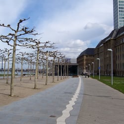 KIT - Kunst im Tunnel - Ein kleiner Teil der Rheinuferpromenade mit dem KIT