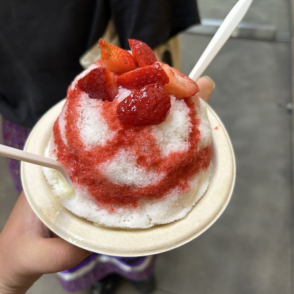 Wailua Shave Ice - Love potion with vanilla bean ice cream - Shaved Ice Near Me - Portland, Oregon