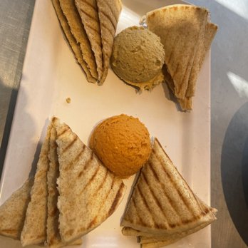 MAD Greens - Tempe - Hummus platter - Salad Near Me - Tempe, Arizona
