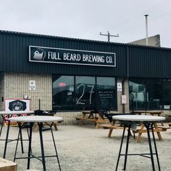 Full Beard Brewing - Patio and entrance from around the side off Wilson