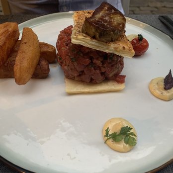 L'Embellie - Beef tarter with foie gras and potato wedges - French Near Me - Tours, 37