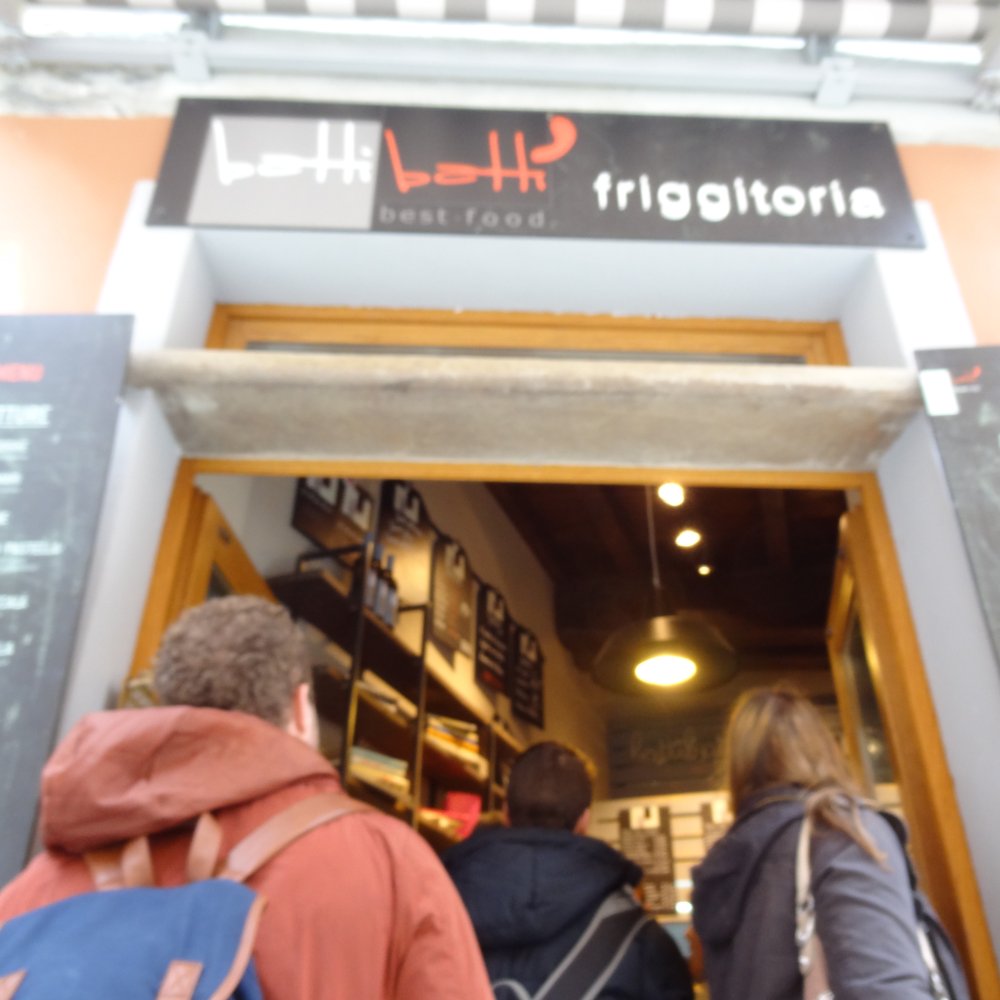 Batti Friggitoria - waiting in line - Fast Food Near Me - Cassago Brianza, LC