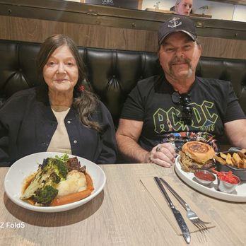 The Rustik Fork - Mom has the short ribs and Honey has the burger - Gastropubs Near Me - Riverside, California