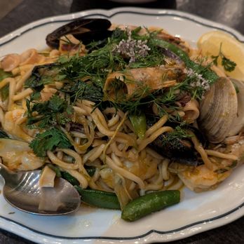 Popoca - Seafood chowmein - Salvadoran Near Me - Oakland, California Popoca - Seafood chowmein - Salvadoran Near Me - Oakland, California