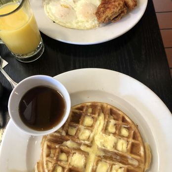 Momo's Cafe - Chicken and waffles - American Near Me - Vallejo, California Momo's Cafe - Chicken and waffles - American Near Me - Vallejo, California