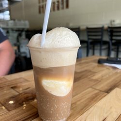 404 Cafe & Creamery - Root Beer Float