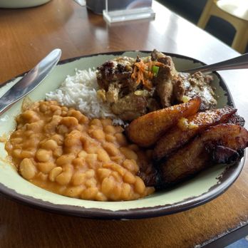 Baobab Fare - Kuku with half and half rice - Coffee & Tea Near Me - Detroit, Michigan Baobab Fare - Kuku with half and half rice - Coffee & Tea Near Me - Detroit, Michigan