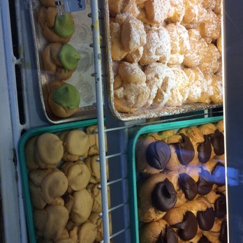 Liliha Bakery - Cream puffs - Bakeries Near Me - Honolulu, Hawaii Liliha Bakery - Cream puffs - Bakeries Near Me - Honolulu, Hawaii