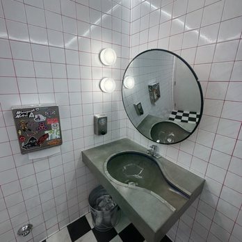 Chick & Hawk - Sink is fun - Cocktail Bars Near Me - Encinitas, California
