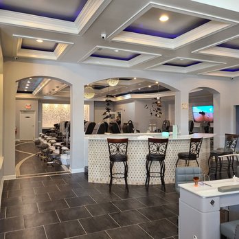 C’est Bon Nails - Refreshment area - Nail Salons Near Me - Willowbrook, Illinois