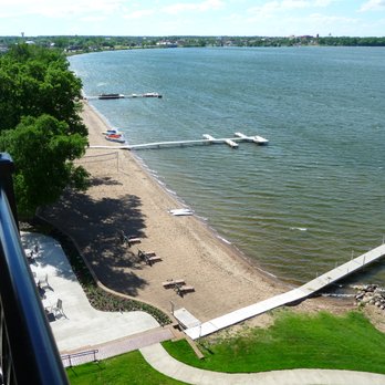 DoubleTree by Hilton Hotel Bemidji - Hotels Near Me - Bemidji, Minnesota