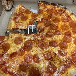 La Pizza Nostra - Thin crust pepperoni
