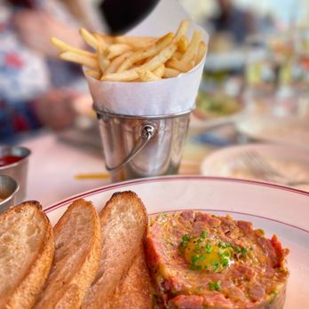 Le Diplomate - Steak tartare and frites - Brasseries Near Me - Washington, DC, District of Columbia